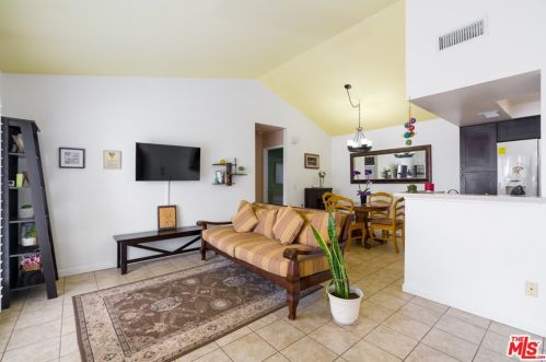 859 34th St, Long Beach, CA 90806-7383