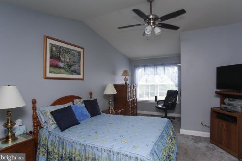 47 Barlow Dr, Souderton PA  18964-2276 exterior