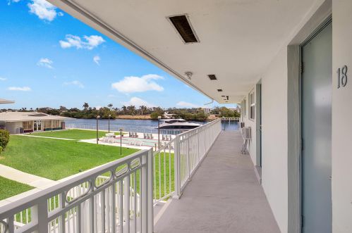 2530 Federal Hwy, Boynton Beach, FL 33435-7754