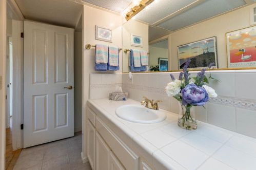 3002 Liberty Ct, Marina CA  93933-3619 exterior