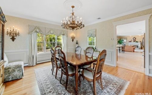 81 Stoothoff Rd, Elwood NY  11731-3917 exterior