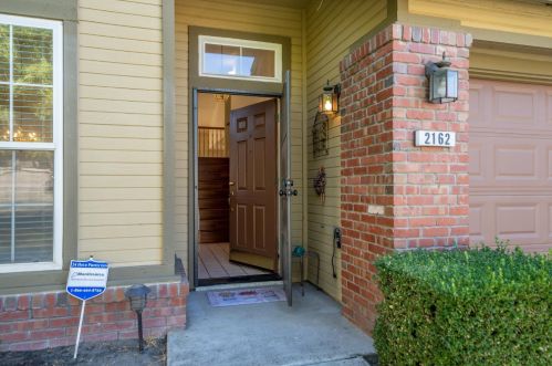 2162 Autumn Moon Way, Turlock, CA 95382-9760