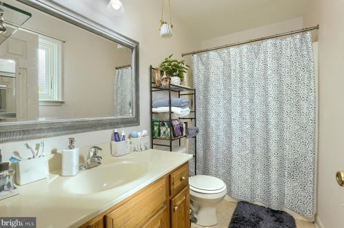 240 Eden Rd, Etters PA  17319-9034 exterior