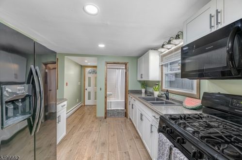 345 Otterhole Rd, West Milford Lakes, NJ 07480-4127