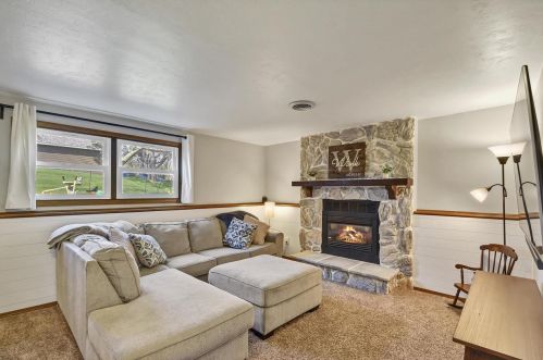 3120 Molly Brown Ln, Green Bay, WI 54313-6944