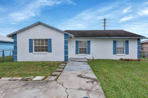314 Amaryllis Ct, Pahokee, FL 33476-2212