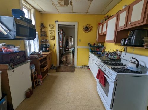 823 Gertrude St, Beaver Falls, PA 15010-4522