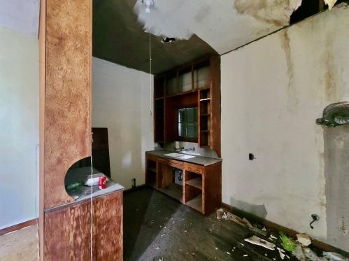 1311 37 St, Galveston TX 77550-6747 exterior