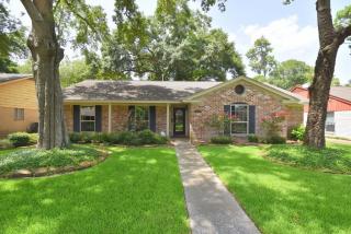 1122 Creekmont Dr, Houston TX  77091-5511 exterior