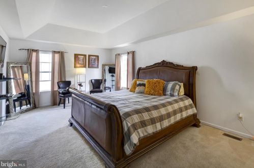 515 Florence Fields Ln, New Castle DE  19720-8752 exterior