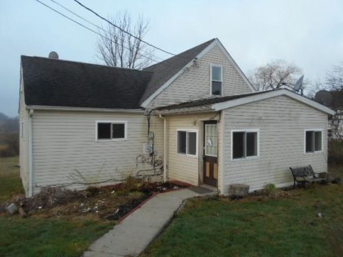 84 Odie Ln, Knox, PA 16232-5408