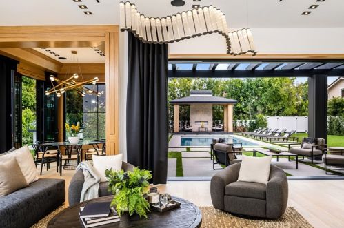 4508 Haskell Ave, Van Nuys CA  91436-3148 exterior