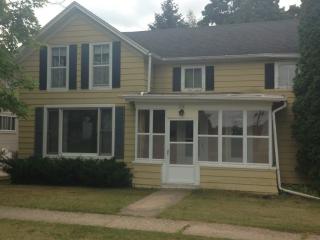 114 Pearl St, Belleville, WI 53508-9325