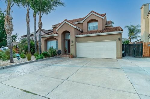 450 Bordeaux Pl, Hollister, CA 95023-7120