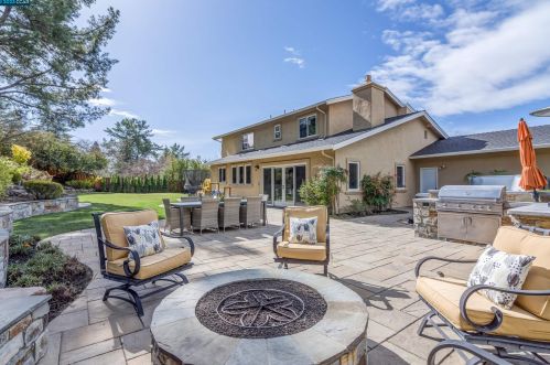 252 Balceta Ct, Danville, CA 94526-5432