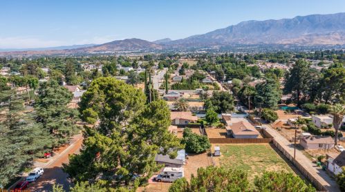 1002 Magnolia Ave, Beaumont CA  92223-1837 exterior