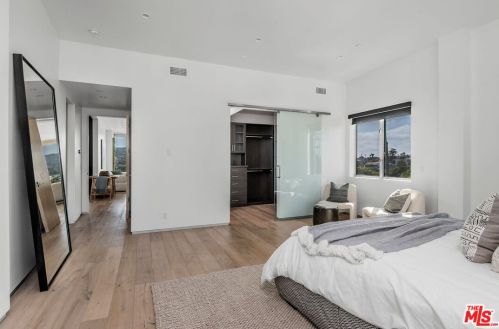 1027 Avenue A, Redondo Beach CA  90277-4819 exterior