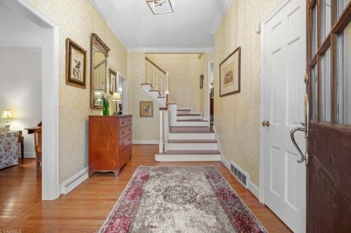 606 Elmwood Dr, Greensboro NC  27408-5005 exterior