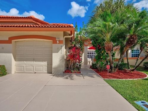 8051 Summer Shores Dr, Delray Beach, FL 33446-3476