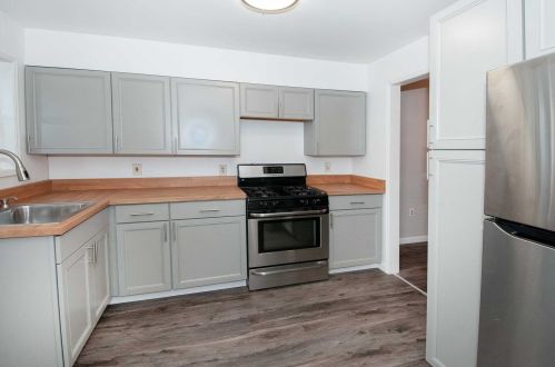 7 Academy St, Fishkill NY 12524-1301 exterior