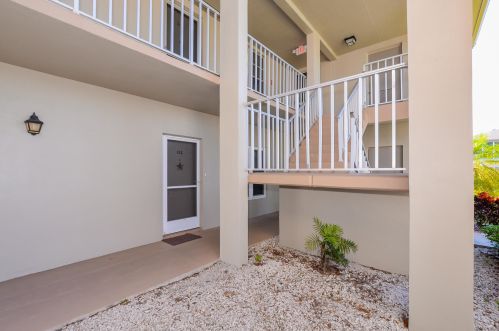 19 Lake Vista Trl, Fort Pierce, FL 34952-6399