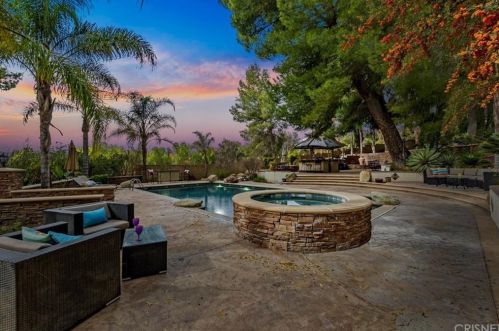 15911 Condor Ridge Rd, Santa Clarita, CA 91387-3910