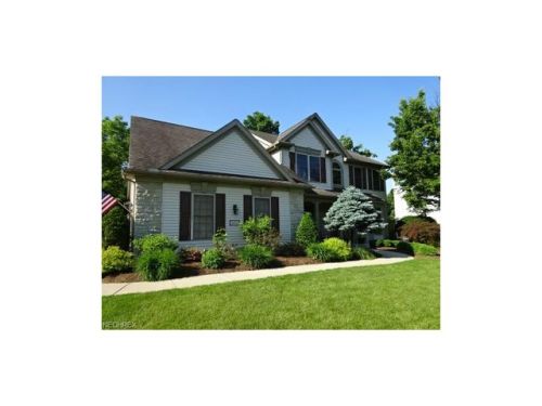 604 Continental Dr, Medina, OH 44256-4069