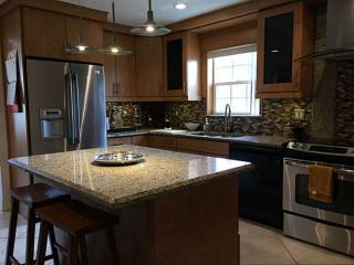 2650 Johnson St, Hollywood, FL 33020-3822