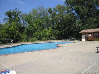 211 Williamstown Ct, Hartford, CT 06111-1422
