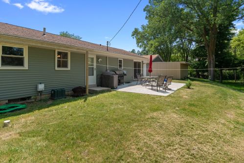1443 Mount Ct, Hubertus WI  53033-9626 exterior