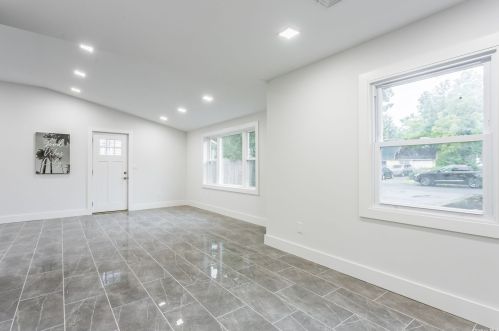 676 Mason St, Westbury NY  11590-4463 exterior