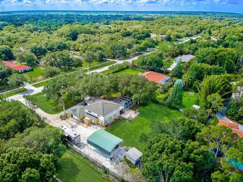 1701 Mission Valley Blvd, Nokomis, FL 34275-1694