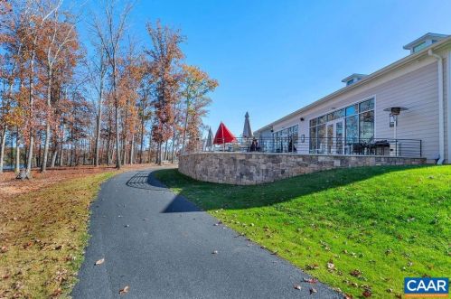 27 Bearwood Dr, Bybee VA  22963-2843 exterior