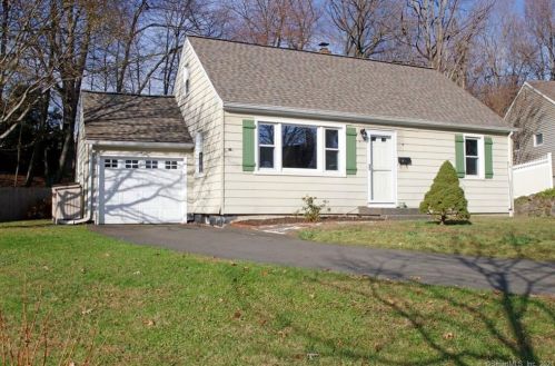 12 Whitlock Ave, Bethel CT  06801-2837 exterior