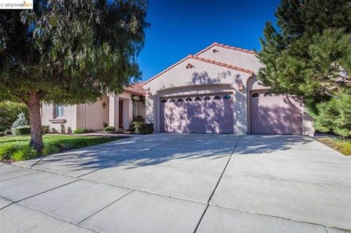714 Solitude Dr, Oakley, CA 94561-2298