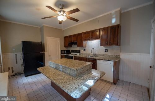 324 New St, Lancaster PA  17602-2051 exterior