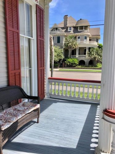 1802 Sealy St, Galveston, TX 77550-4961