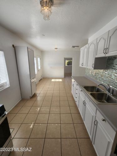 3560 Cody St, Tucson AZ  85716-3920 exterior