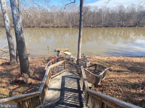 10713 Joshua Ln, Fredericksburg, VA 22408-8039