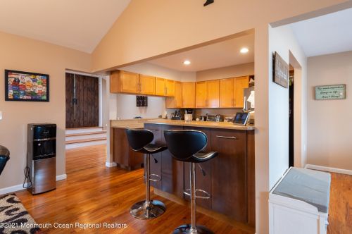 331 Sunset Dr, Pelican Island NJ  08751-2242 exterior