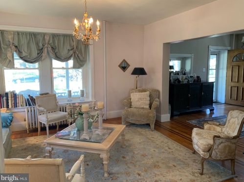 216 Walnut Ave, Wayne, PA
