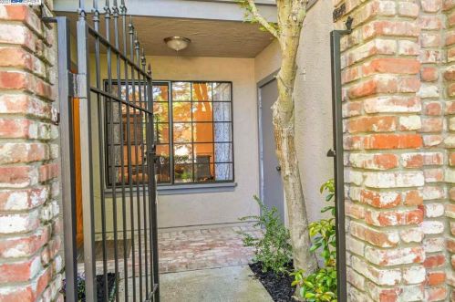 151 Canyon Green Pl, San Ramon, CA 94582-4615