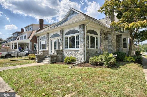 3232 2nd St, Harrisburg, PA 17110-1303