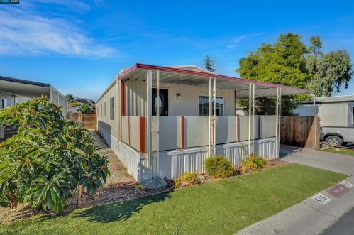 616 Bounty Dr, West Pittsburg CA  94565-2962 exterior
