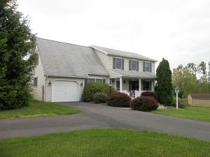 521 Rosehill Dr, Beartown, PA 17555-9435