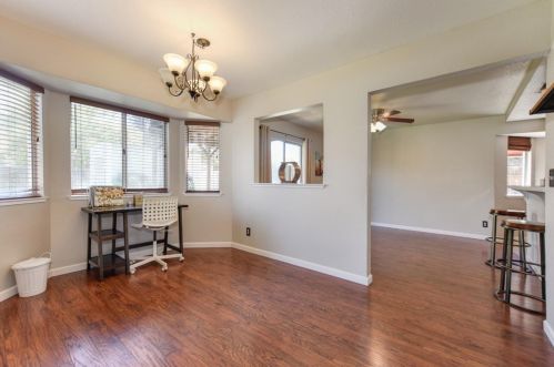7064 Castle Creek Way, Rio Linda CA  95673-2441 exterior
