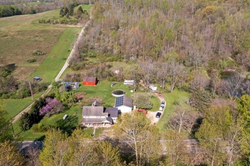 7402 Brownsville Rd, Glenford, OH 43739-9639
