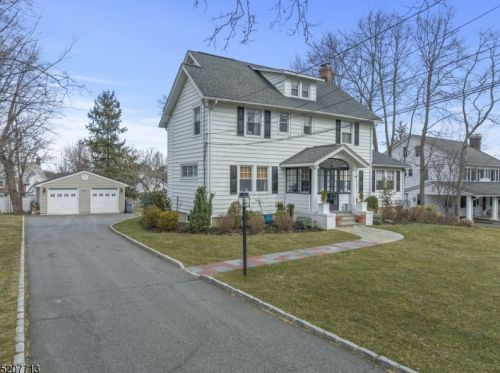 32 Summit Rd, Verona, NJ 07044-2609