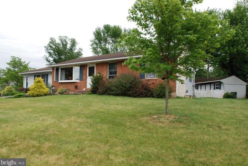 730 Nicholson Ave, Douglassville PA  19518-1569 exterior