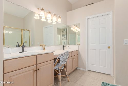 1833 Willow Tree Ct, Gilbert AZ  85234-4933 exterior